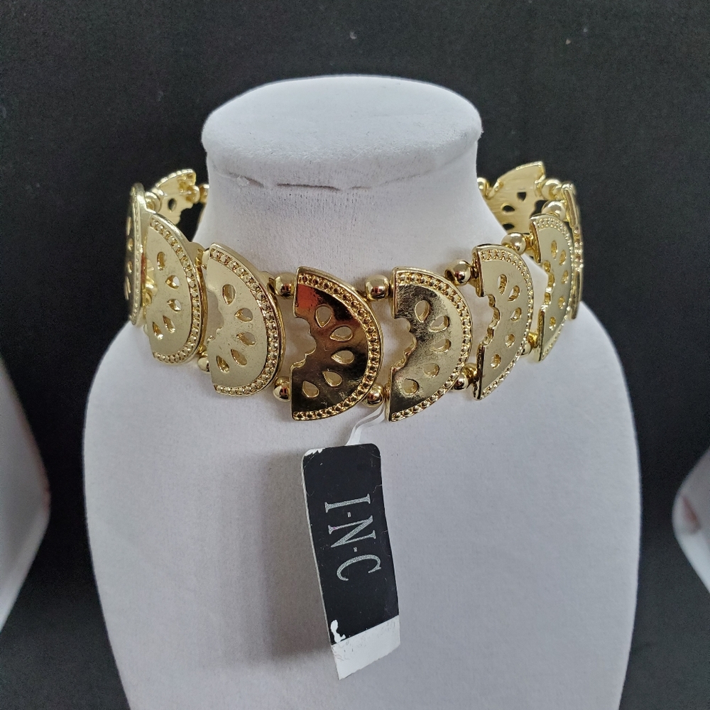 NEW INC GOLD WATERMELON STRETCH BRACELET - Picture 3 of 4